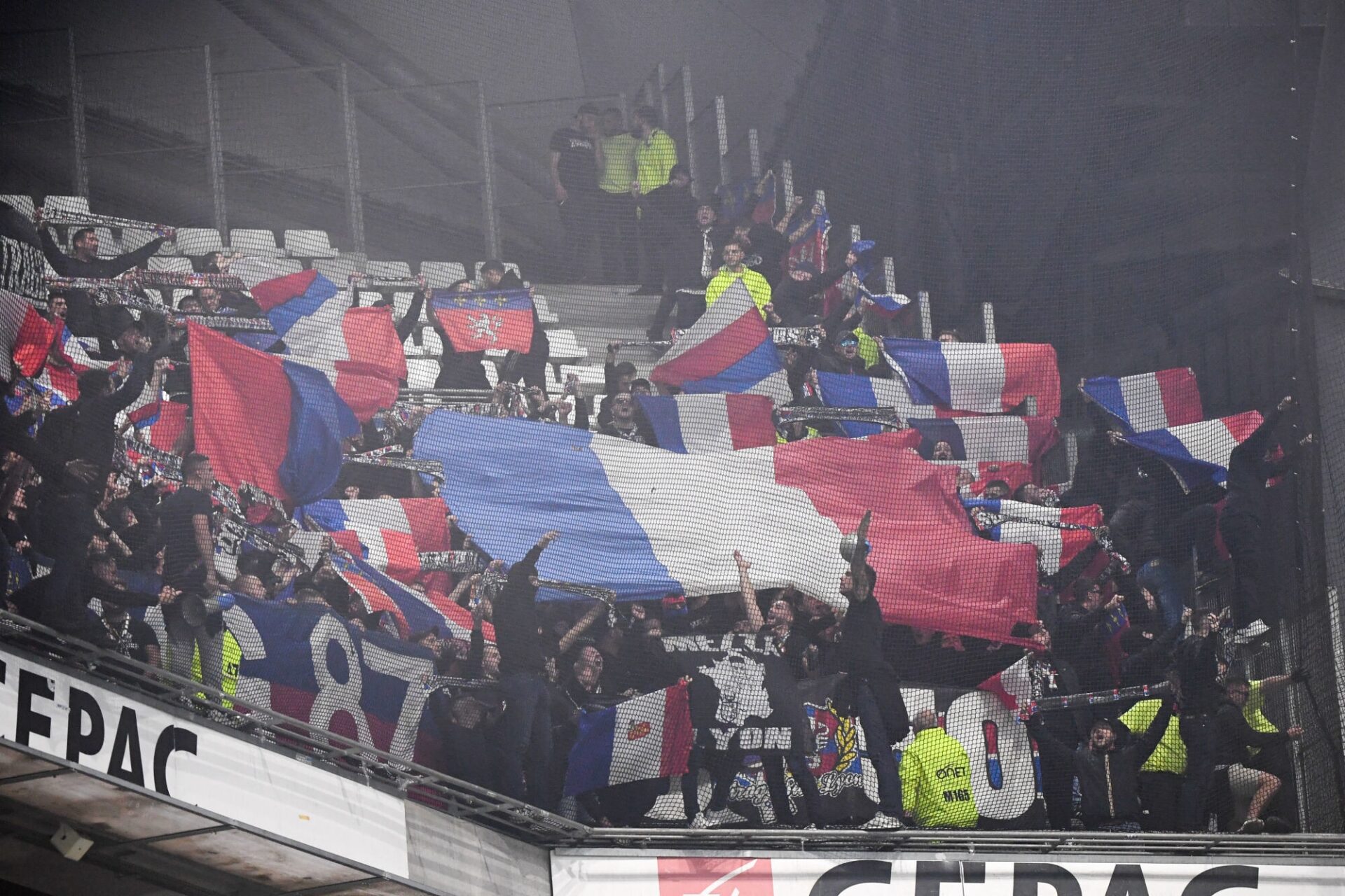 OM 10 groupes ultras bientôt dissous